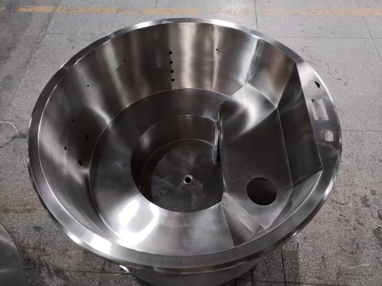 Wood Fired Hot Tub with Liner