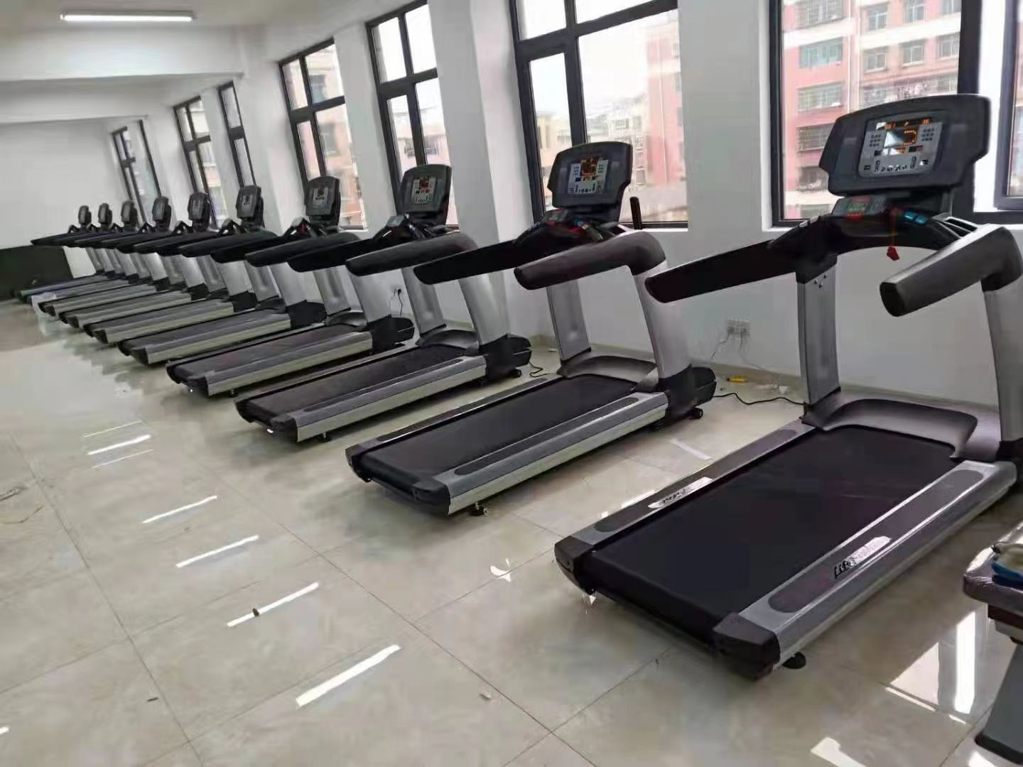 Heavy Duty Commercial Treadmill